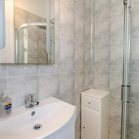 Дом отдыха 2 Bed In Oc-s027